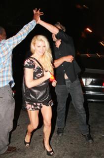 Jessica Simpson feet photo thumbnail