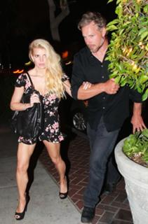 Jessica Simpson feet photo thumbnail
