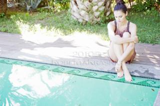 Anna Safroncik feet photo thumbnail