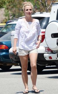 Britney Spears feet photo thumbnail