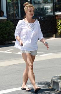 Britney Spears feet photo thumbnail