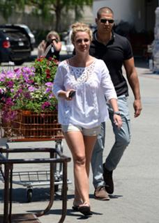 Britney Spears feet photo thumbnail