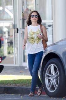 Minka Kelly feet photo thumbnail