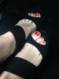 Rachel Riley feet photo thumbnail