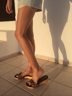 Alessia Marcuzzi feet photo thumbnail