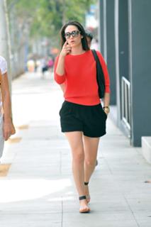 Emmy Rossum feet photo thumbnail