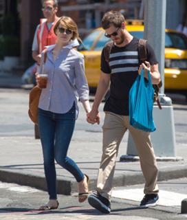 Emma Stone feet photo thumbnail