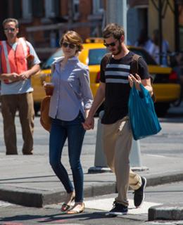 Emma Stone feet photo thumbnail