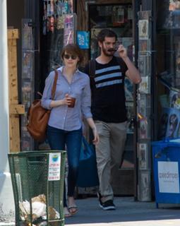 Emma Stone feet photo thumbnail