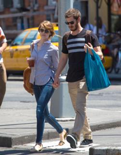 Emma Stone feet photo thumbnail