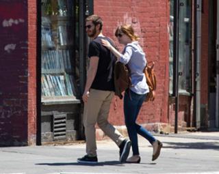 Emma Stone feet photo thumbnail
