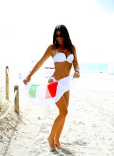 Claudia Romani feet photo thumbnail