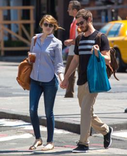 Emma Stone feet photo thumbnail