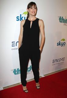 Jennifer Garner feet photo thumbnail