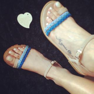 Athina Oikonomakou feet photo thumbnail