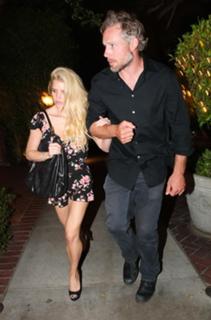 Jessica Simpson feet photo thumbnail