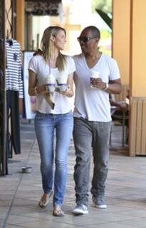 Paige Butcher feet photo thumbnail