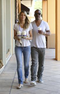 Paige Butcher feet photo thumbnail
