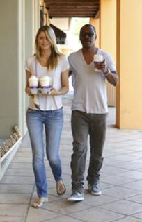 Paige Butcher feet photo thumbnail