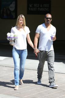Paige Butcher feet photo thumbnail