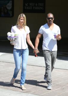 Paige Butcher feet photo thumbnail