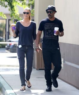 Paige Butcher feet photo thumbnail
