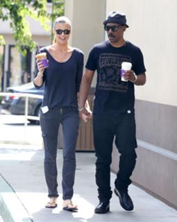 Paige Butcher feet photo thumbnail