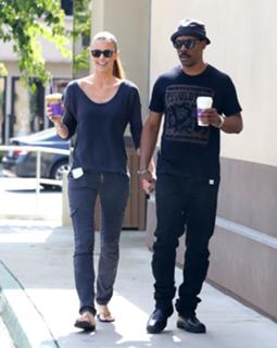 Paige Butcher feet photo thumbnail