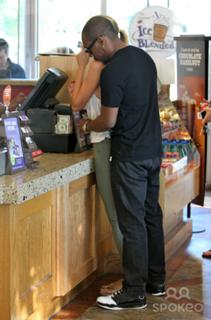 Paige Butcher feet photo thumbnail
