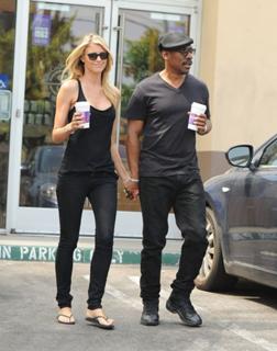 Paige Butcher feet photo thumbnail