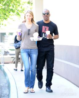 Paige Butcher feet photo thumbnail