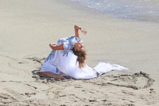 Nicole Scherzinger feet photo thumbnail