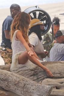 Nicole Scherzinger feet photo thumbnail