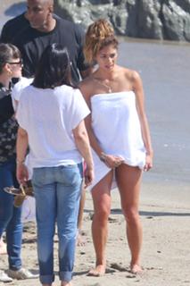 Nicole Scherzinger feet photo thumbnail