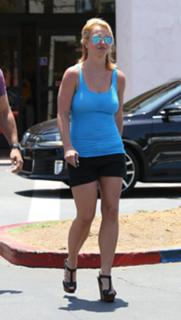 Britney Spears feet photo thumbnail