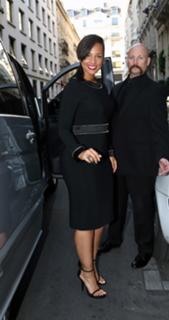 Alicia Keys feet photo thumbnail