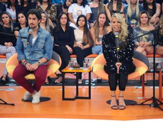 Adriane Galisteu feet photo thumbnail