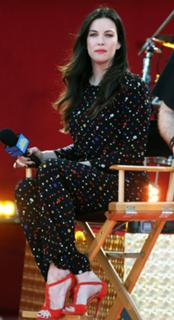 Liv Tyler feet photo thumbnail