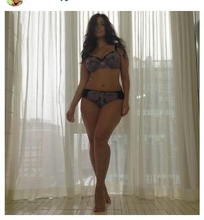 Ashley Graham feet photo thumbnail