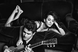 Katy Perry feet photo thumbnail