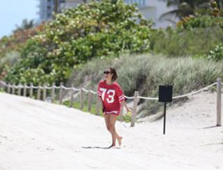 Caroline Flack feet photo thumbnail