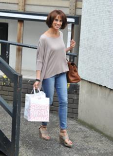 Andrea McLean feet photo thumbnail