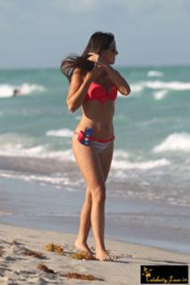Claudia Romani feet photo thumbnail
