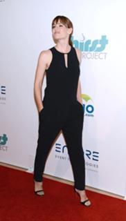 Jennifer Garner feet photo thumbnail