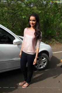 Shraddha Kapoor feet photo thumbnail