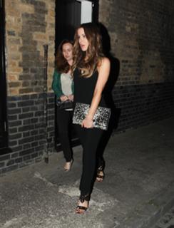 Kate Beckinsale feet photo thumbnail