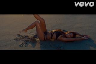 Nicole Scherzinger feet photo thumbnail