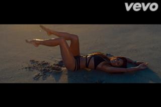 Nicole Scherzinger feet photo thumbnail