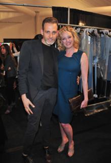Virginia Madsen feet photo thumbnail