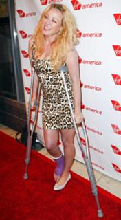 Virginia Madsen feet photo thumbnail